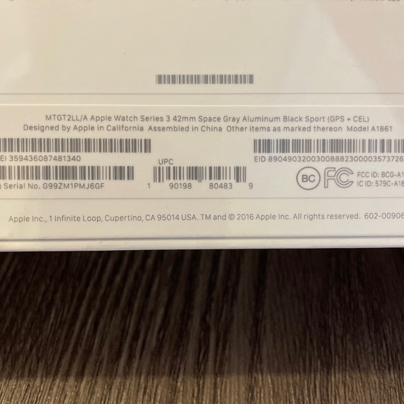 Apple Watch Series 3 42mm Space Gray Aluminum w/ Black Sport Band - GPS+Cellular - Picture 8 of 8